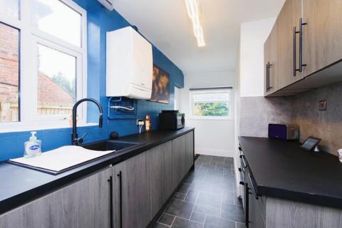 3 bedroom house for sale - Lawrence Avenue, London