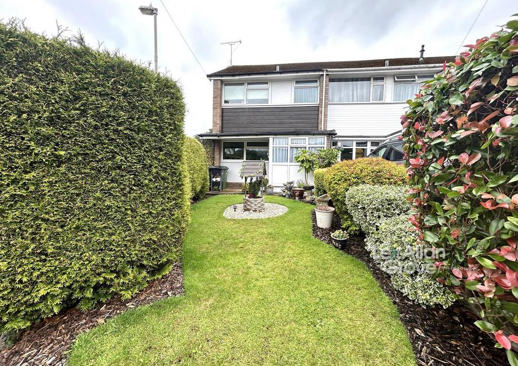 Hagley Road, Halesowen 3 bed end of terrace house for sale £185,000