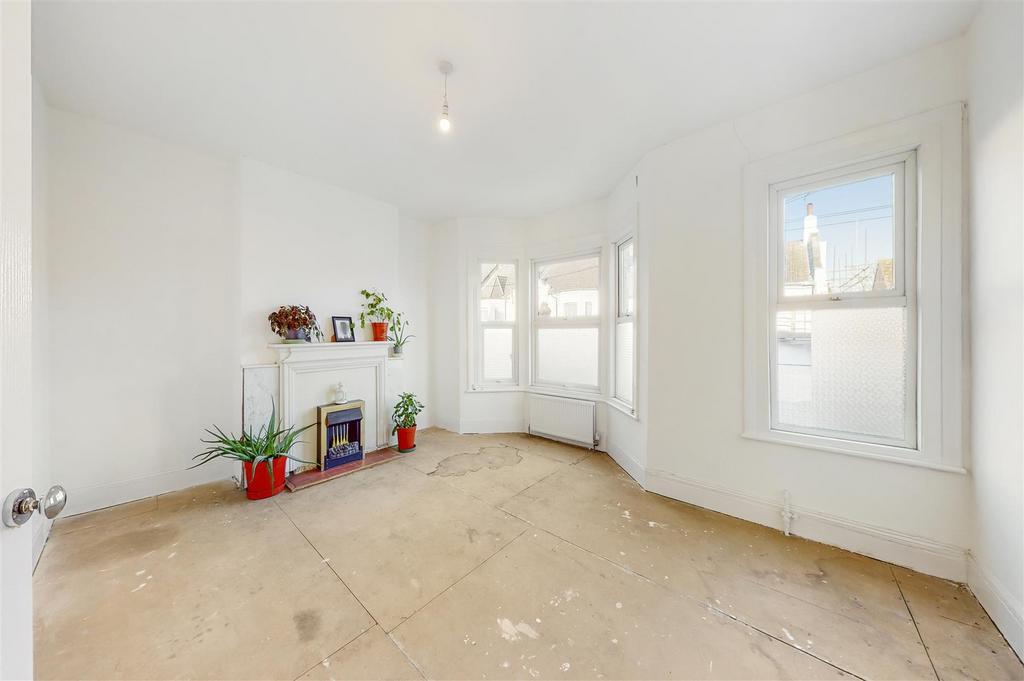 Reception room into bay window