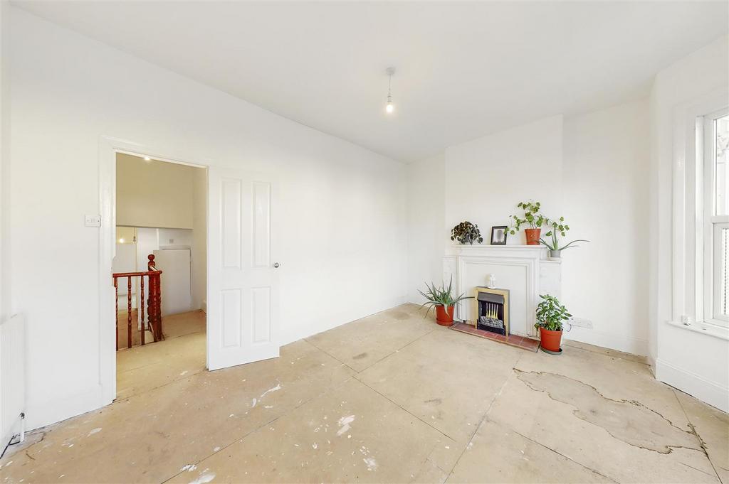 Reception room into bay window