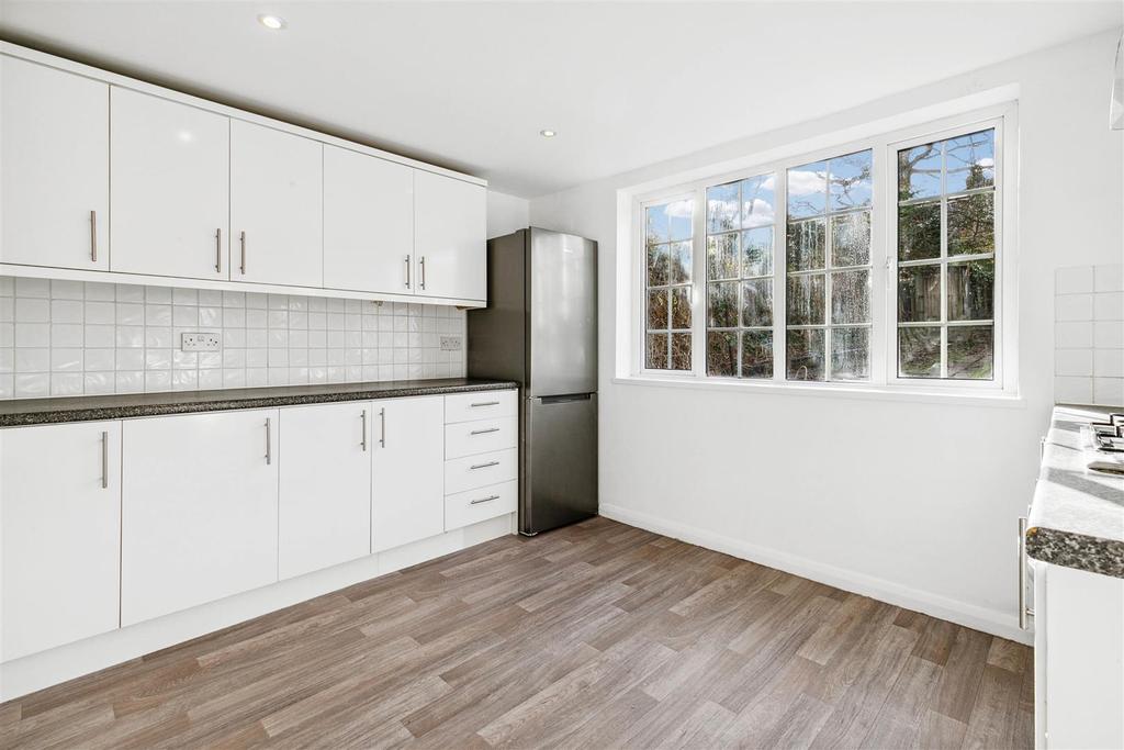 Casino Avenue, London 3 bed house £2,401 pcm (£554 pw)