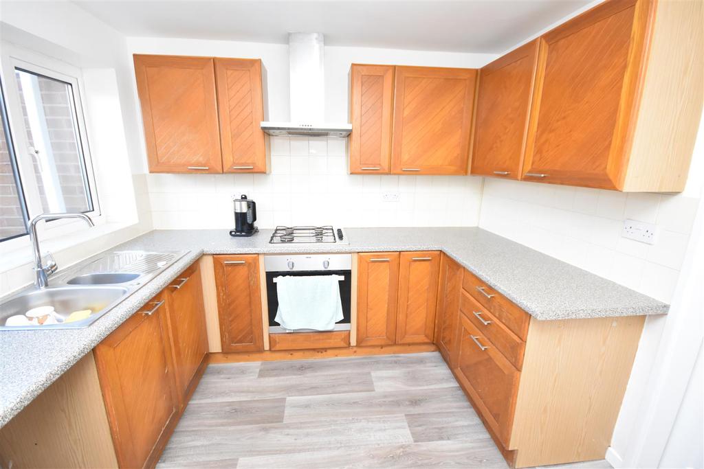 Darlington Crescent, Saughall, Chester 1 bed apartment £550 pcm (£127 pw)