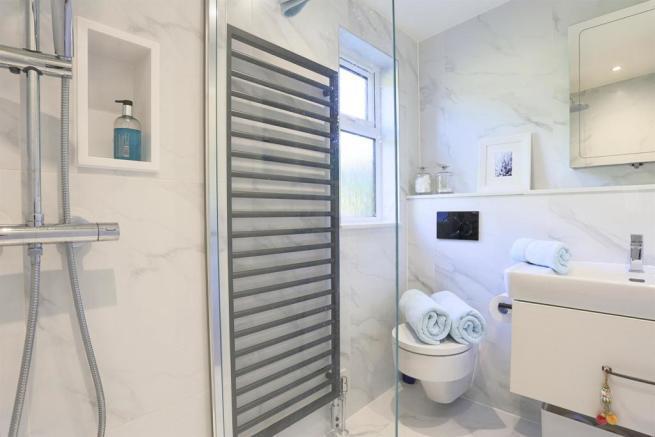 Bathroom 2.jpeg