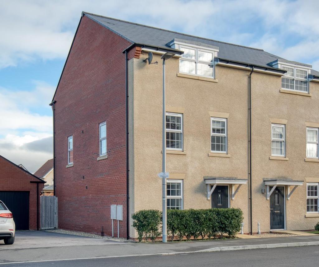 Substantial family home, located on the popular Chestnut Park