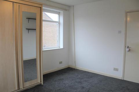 2 bedroom flat to rent - Victoria Road, Ruislip