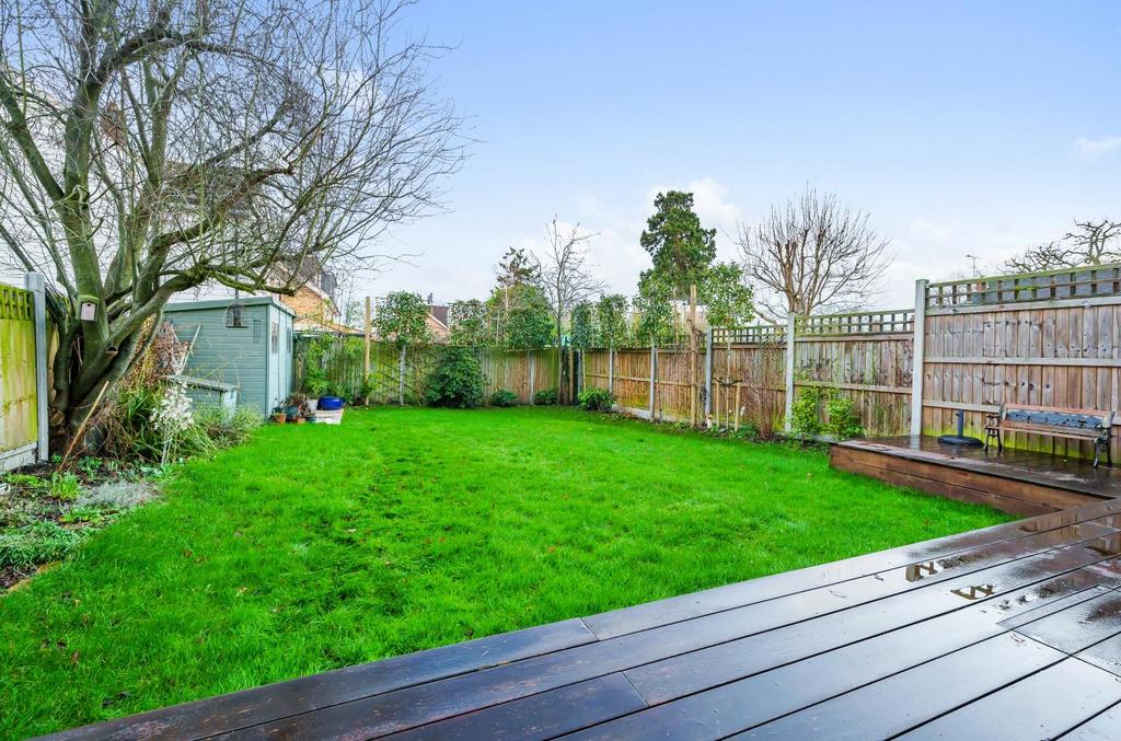 The Paddocks, Ingatestone 4 bed semidetached house £750,000