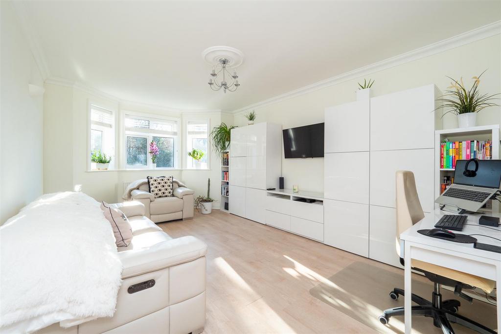 Egmont Road, Sutton 3 bed flat for sale £435,000