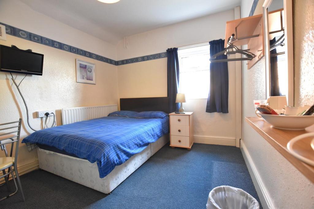 Bedroom 10