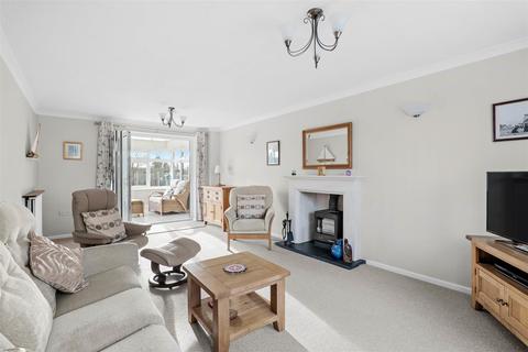 3 bedroom detached house for sale - Meadow Road, Worcester