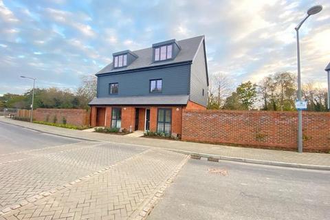 undefined, Warwick Way, Kings Hill, West Malling