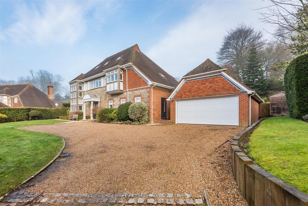 Highbourne Park, Lenham, Maidstone 5 bed detached house £4,500 pcm (£