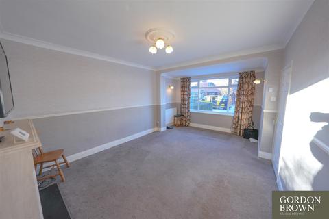 3 bedroom semi-detached house for sale - Larne Crescent, Low Fell, Gateshead
