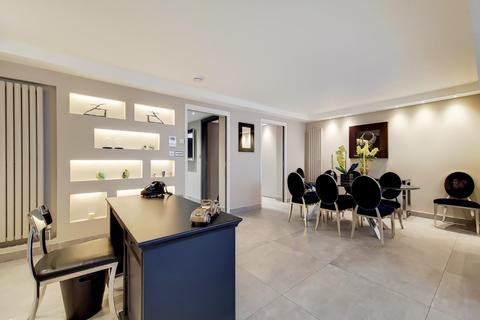 4 bedroom detached house to rent - Court Close, St Johns Wood, NW8