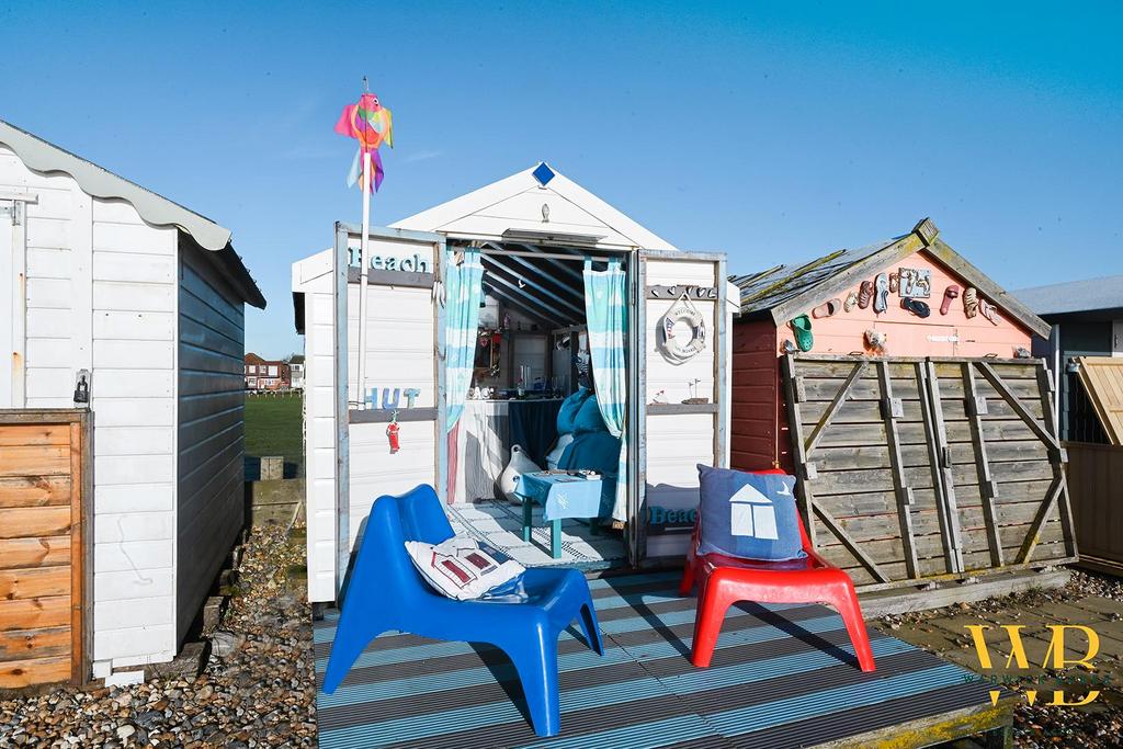 73 Beach hut (2).jpg