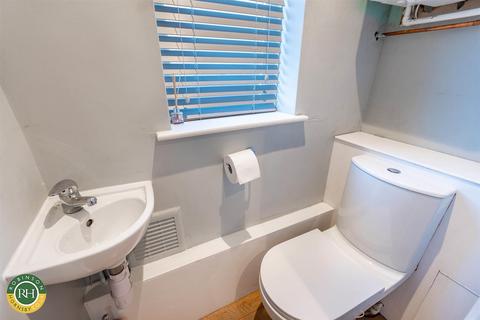 30 Brompton Road, Sprotbrough, Doncaster, DN5 7LL
