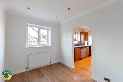 30 Brompton Road, Sprotbrough, Doncaster, DN5 7LL