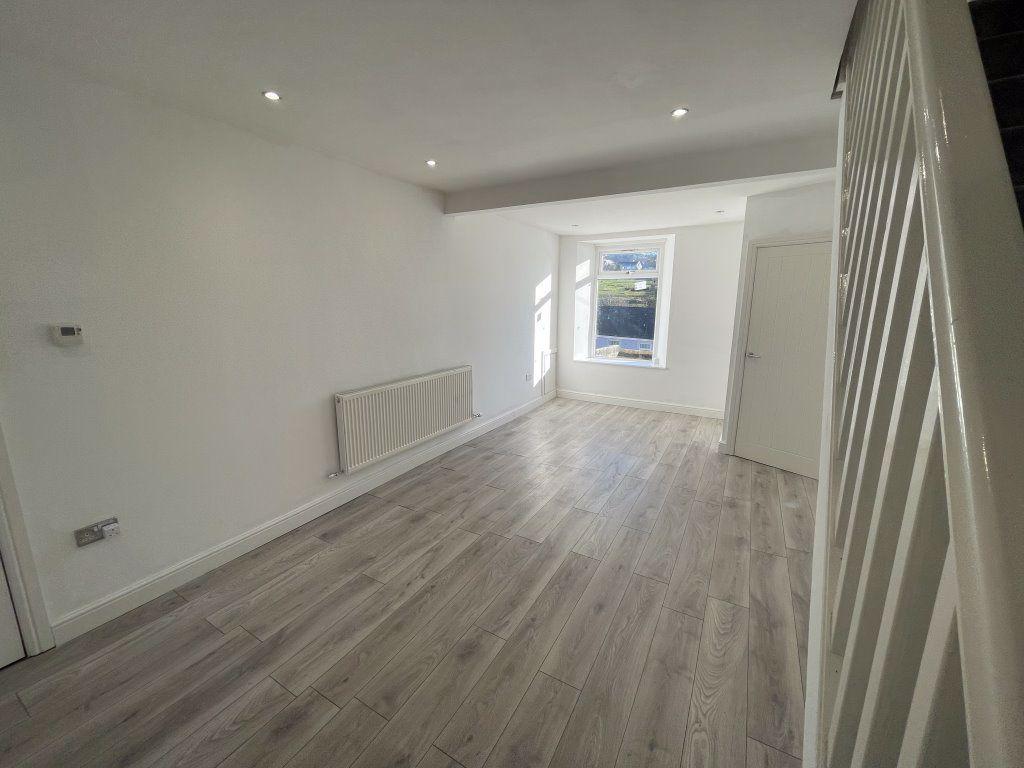 Giant Grave Rd, Briton Ferry, SA11 3 bed property £700 pcm (£162 pw)