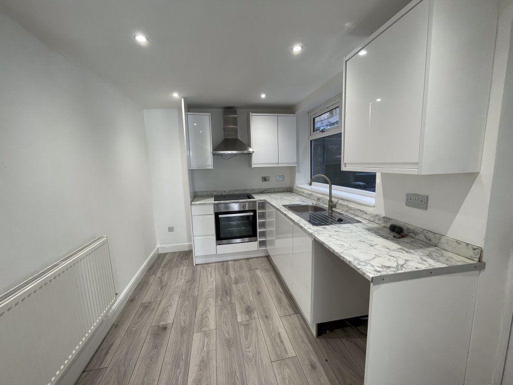 Giant Grave Rd, Briton Ferry, SA11 3 bed property £700 pcm (£162 pw)