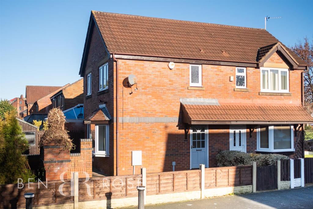 Brantwood Drive, Leyland 2 bed semidetached house £650 pcm (£150 pw)