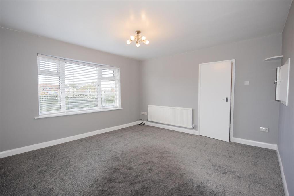 Keith Avenue, Huntington, York 3 bed detached bungalow £1,295 pcm (£