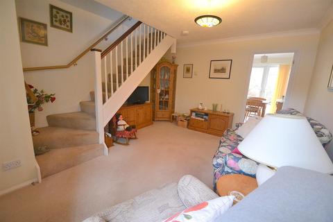 7 Blacksmiths Copse, Hailsham, BN27 3XB