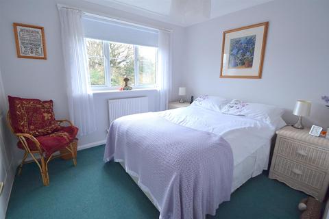 7 Blacksmiths Copse, Hailsham, BN27 3XB