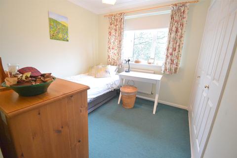 7 Blacksmiths Copse, Hailsham, BN27 3XB