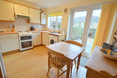 7 Blacksmiths Copse, Hailsham, BN27 3XB