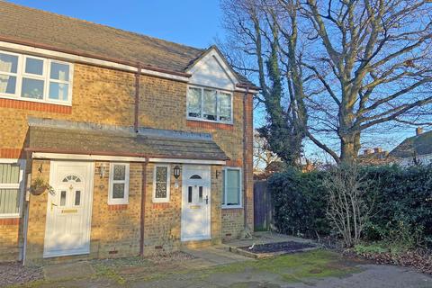 7 Blacksmiths Copse, Hailsham, BN27 3XB