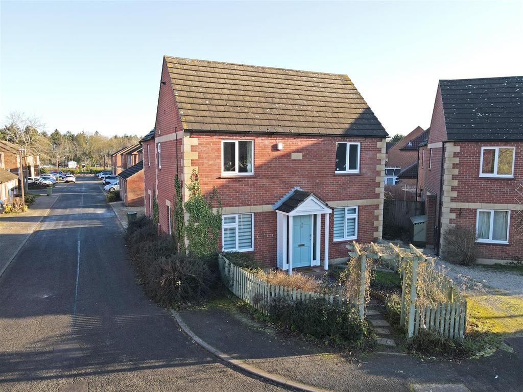 Aldrich Drive, Willen, Milton Keynes 4 bed detached house £520,000