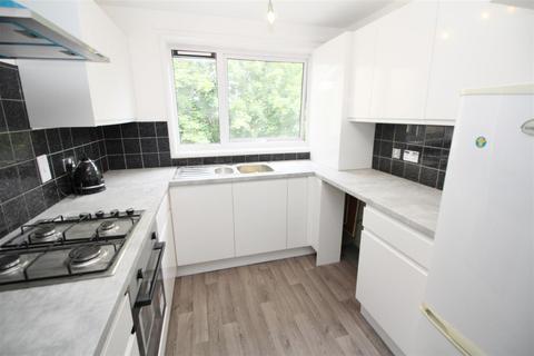 1 bedroom flat to rent, Holyrood Crescent, St.Albans