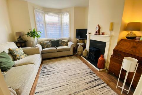 37 Ashburnham Road, Northampton, NN1 4QY
