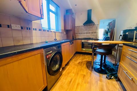 37 Ashburnham Road, Northampton, NN1 4QY