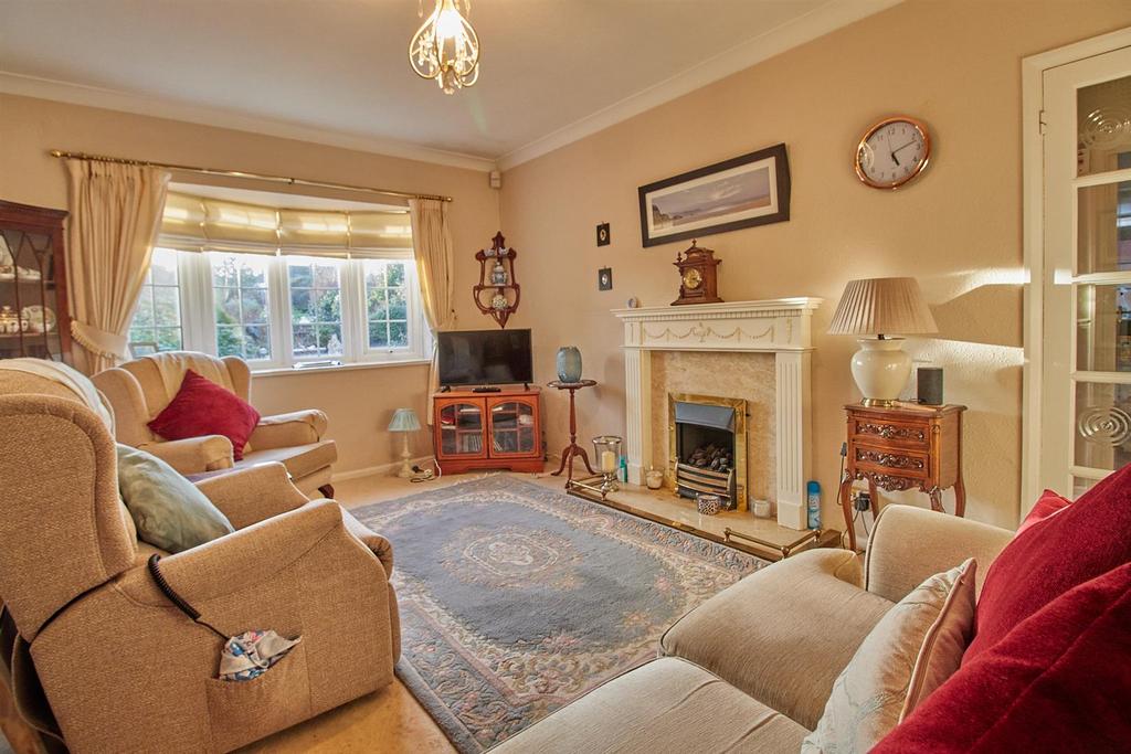 Elmdale Road, Earl Shilton, Leicester 2 bed semidetached bungalow for