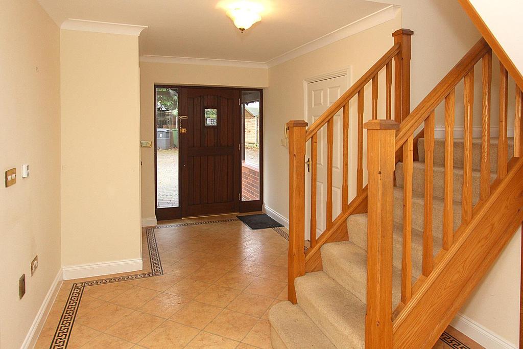 TETTENHALL WOOD, Wood Road 6 bed detached house £2,750 pcm (£635 pw)