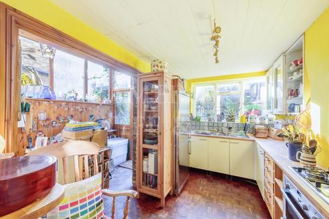 75 Kilravock Street, London, W10 4HY