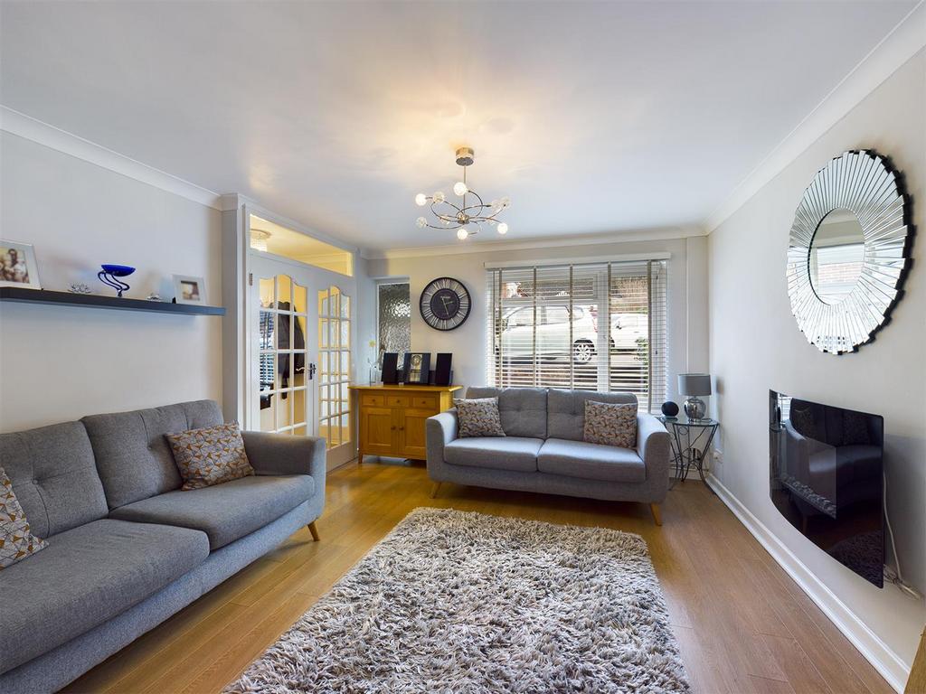 Quail Gardens, Selsdon Vale, Selsdon 3 bed semidetached house £499,500