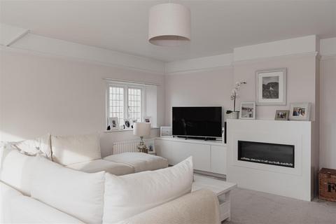 Bramshaw Tops Colley Lane, Reigate, RH2 9DD