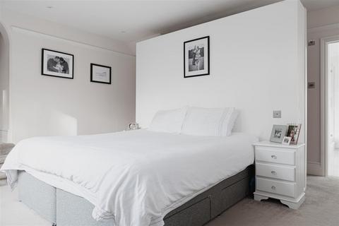 Bramshaw Tops Colley Lane, Reigate, RH2 9DD