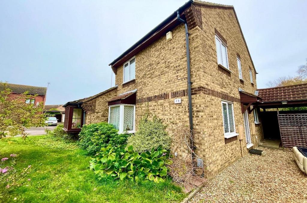 Hammerstone Lane, Danefield, Northampton NN4 3 bed semidetached house £200,000