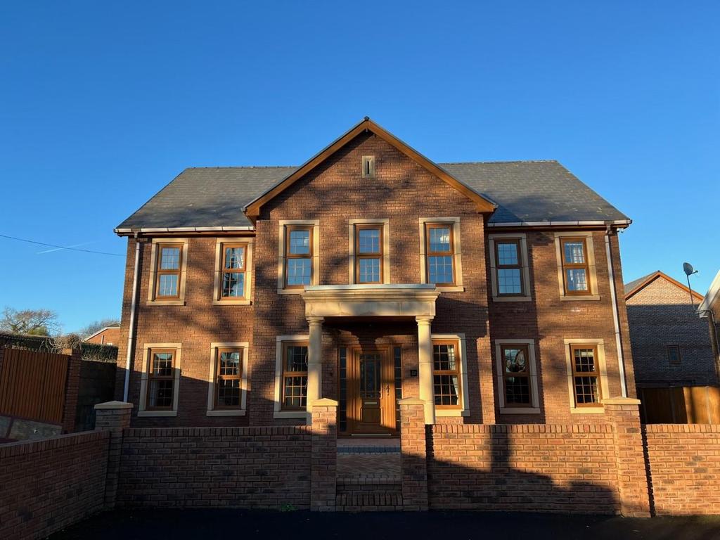 Aber Llwchwr, Llangennech, Llanelli 6 bed detached house £725,000