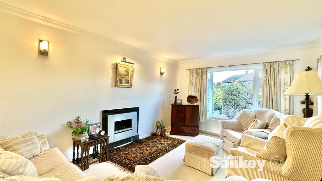 Station Lane, Farnsfield, Newark 3 bed house £400,000