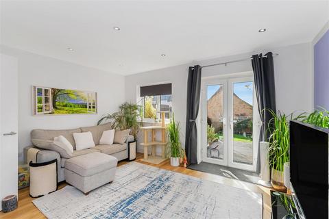17 King George Way, Chingford, London, E4 7FN