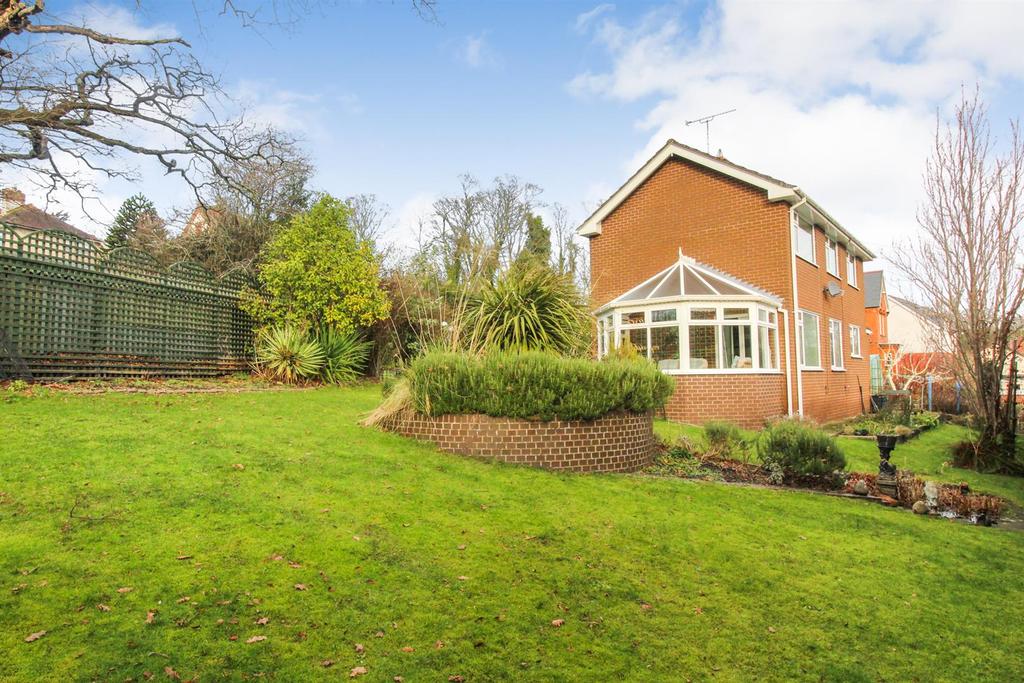 Garth Road, Trevor 3 bed detached house for sale £350,000