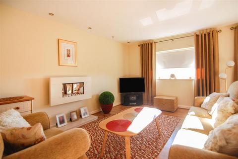16 Chapel Croft, Hemingfield, Barnsley, S73 0PL