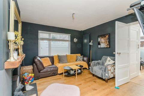 115 Downsway, Southwick, Brighton, BN42 4WE