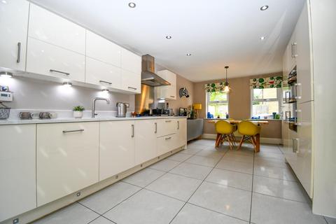 19 Cartwright Avenue, Guiseley, Leeds, LS20 9FJ