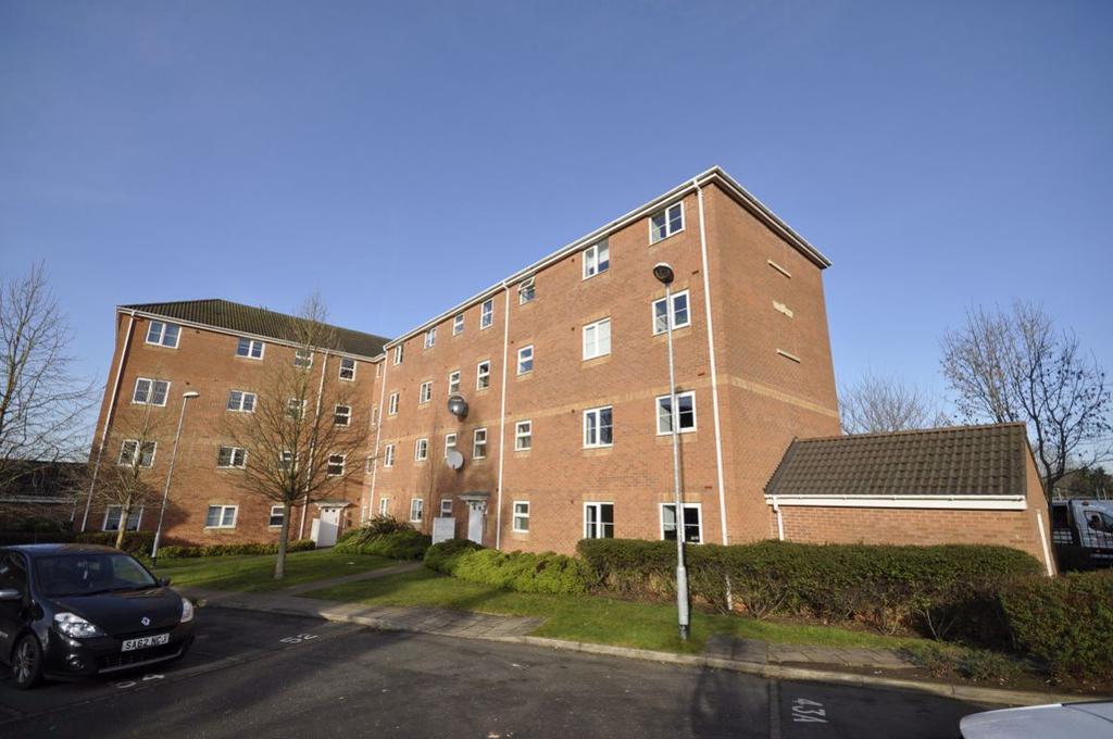 Moor Street, Brierley Hill 2 bed flat £675 pcm (£156 pw)