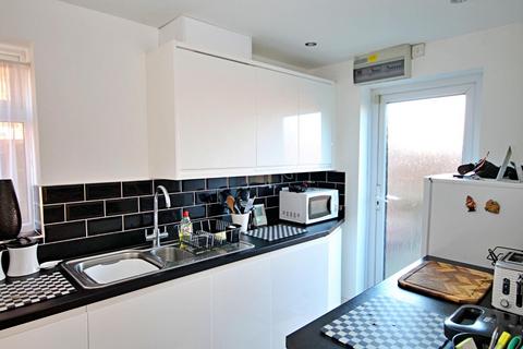 22 Blackdown, Wilnecote, Tamworth, B77 4JQ