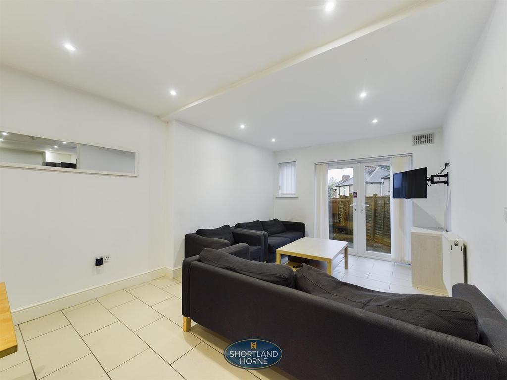 Sir Henry Parkes Road, Canley, Coventry 6 bed house £3,380 pcm (£780 pw)